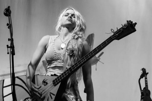 Katzenjammer on stage at Cropredy Festival 13 August 2015